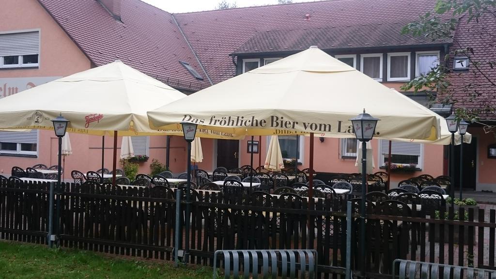 זירנדורף Gasthof Wilhelm Tell Fremdenzimmer מראה חיצוני תמונה