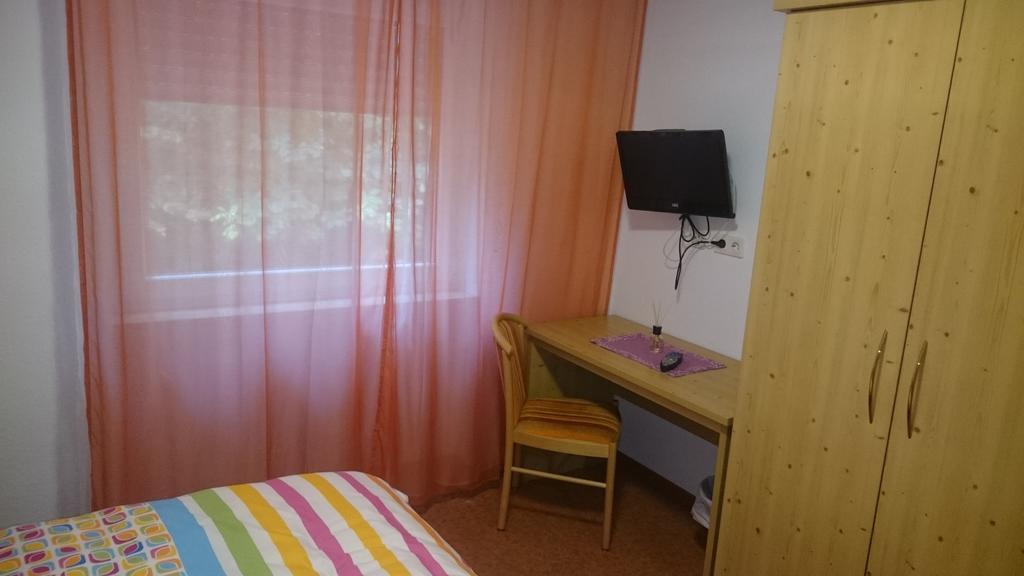 זירנדורף Gasthof Wilhelm Tell Fremdenzimmer מראה חיצוני תמונה