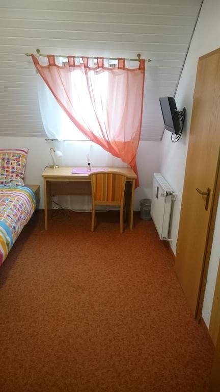 זירנדורף Gasthof Wilhelm Tell Fremdenzimmer מראה חיצוני תמונה