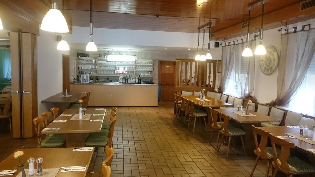 זירנדורף Gasthof Wilhelm Tell Fremdenzimmer מראה חיצוני תמונה
